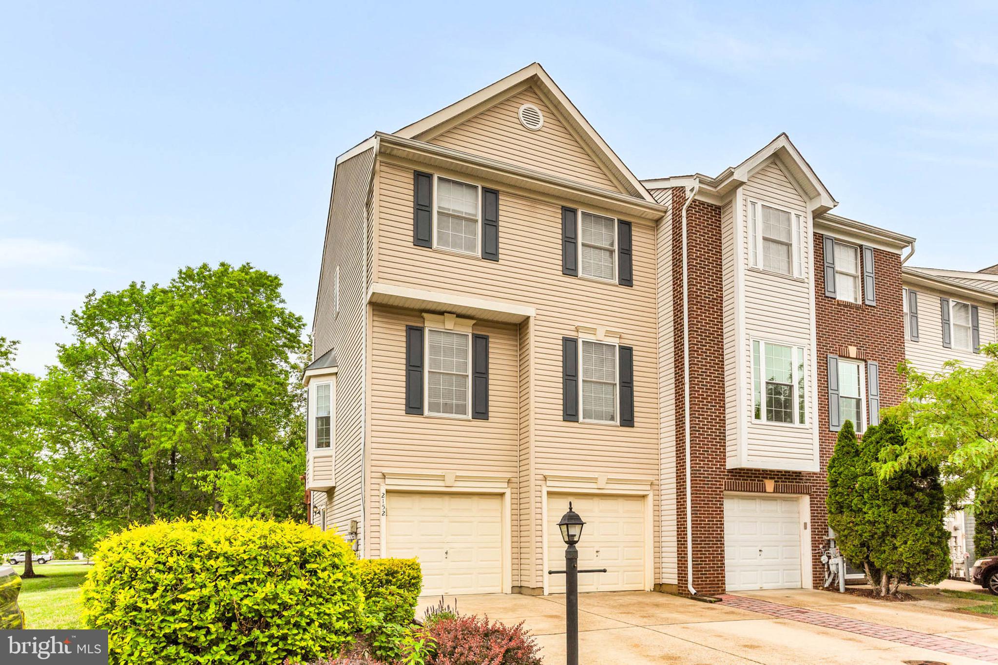 RIVER OAKS - Residential Lease