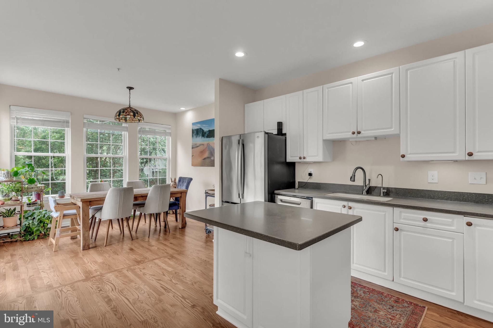 RIVER OAKS - Residential Lease