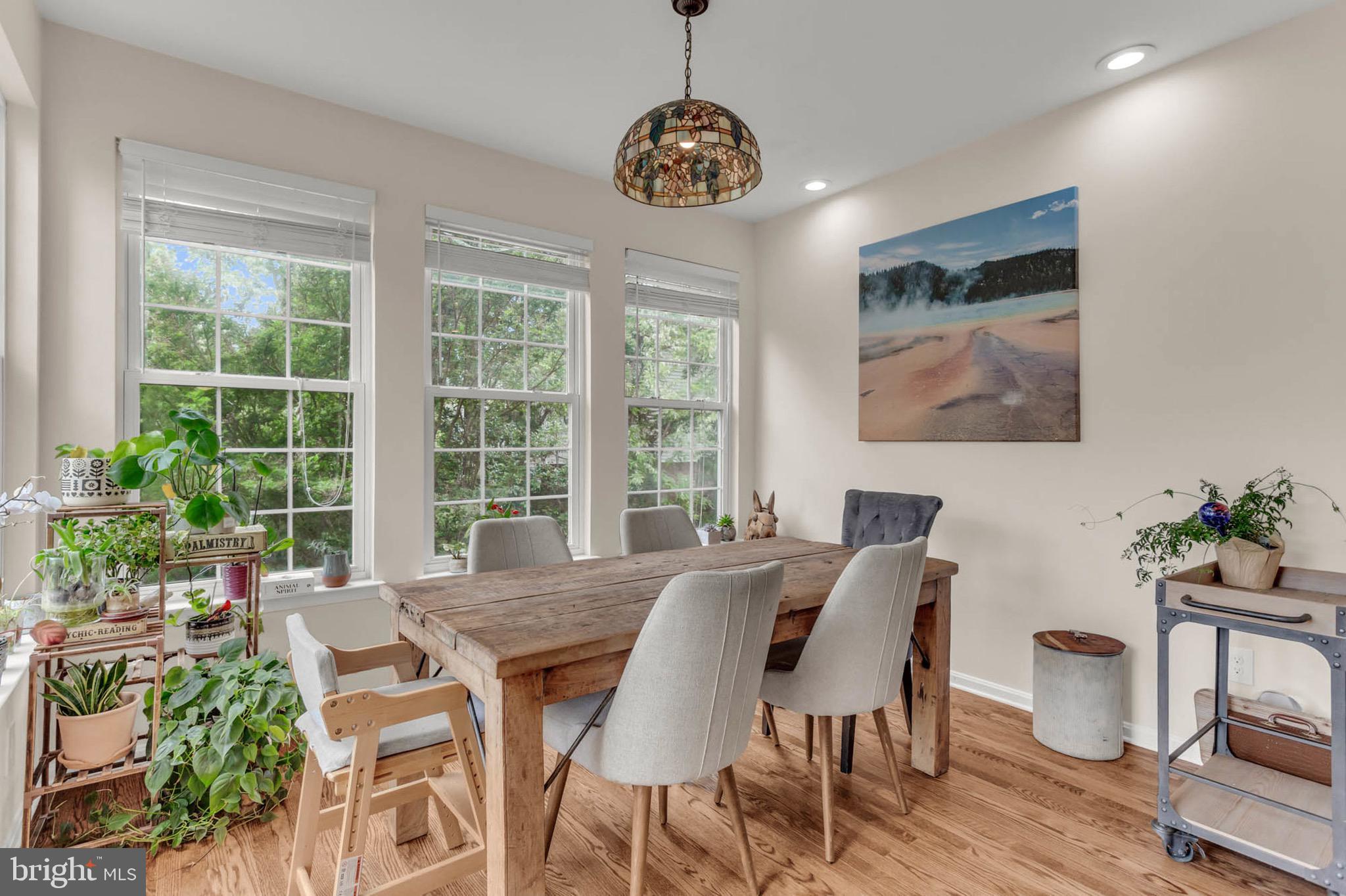 RIVER OAKS - Residential Lease