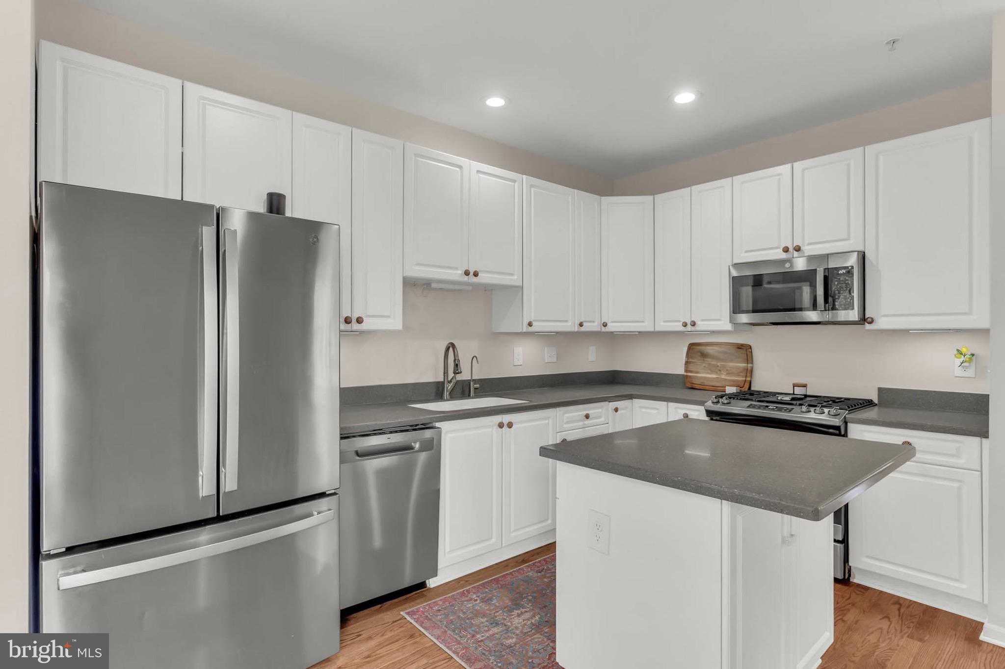 RIVER OAKS - Residential Lease