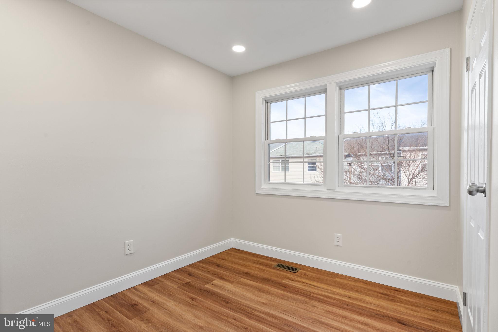 WILLOWBROOK - Residential