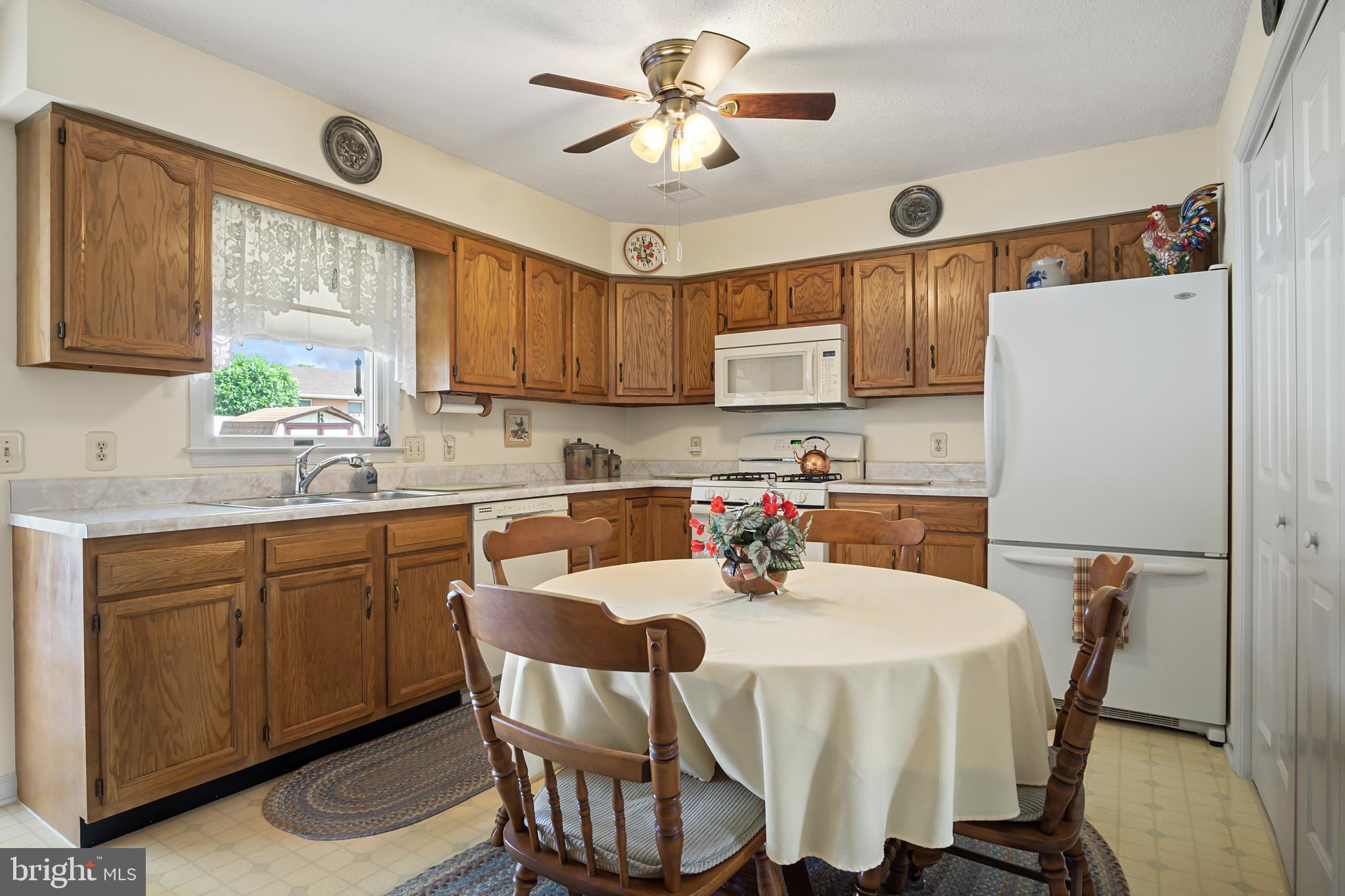 BRIGHTON MANOR - Residential