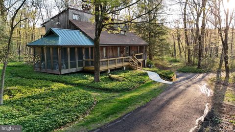 1830 OAKLYNN DRIVE GREEN LANE PA 18054
