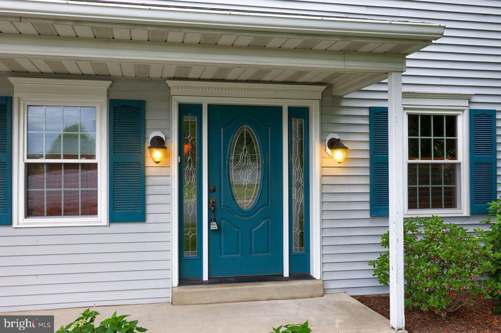 Photo of 27 MEADOW VIEW ST, AKRON, PA 17501 (MLS # PALA2035636)