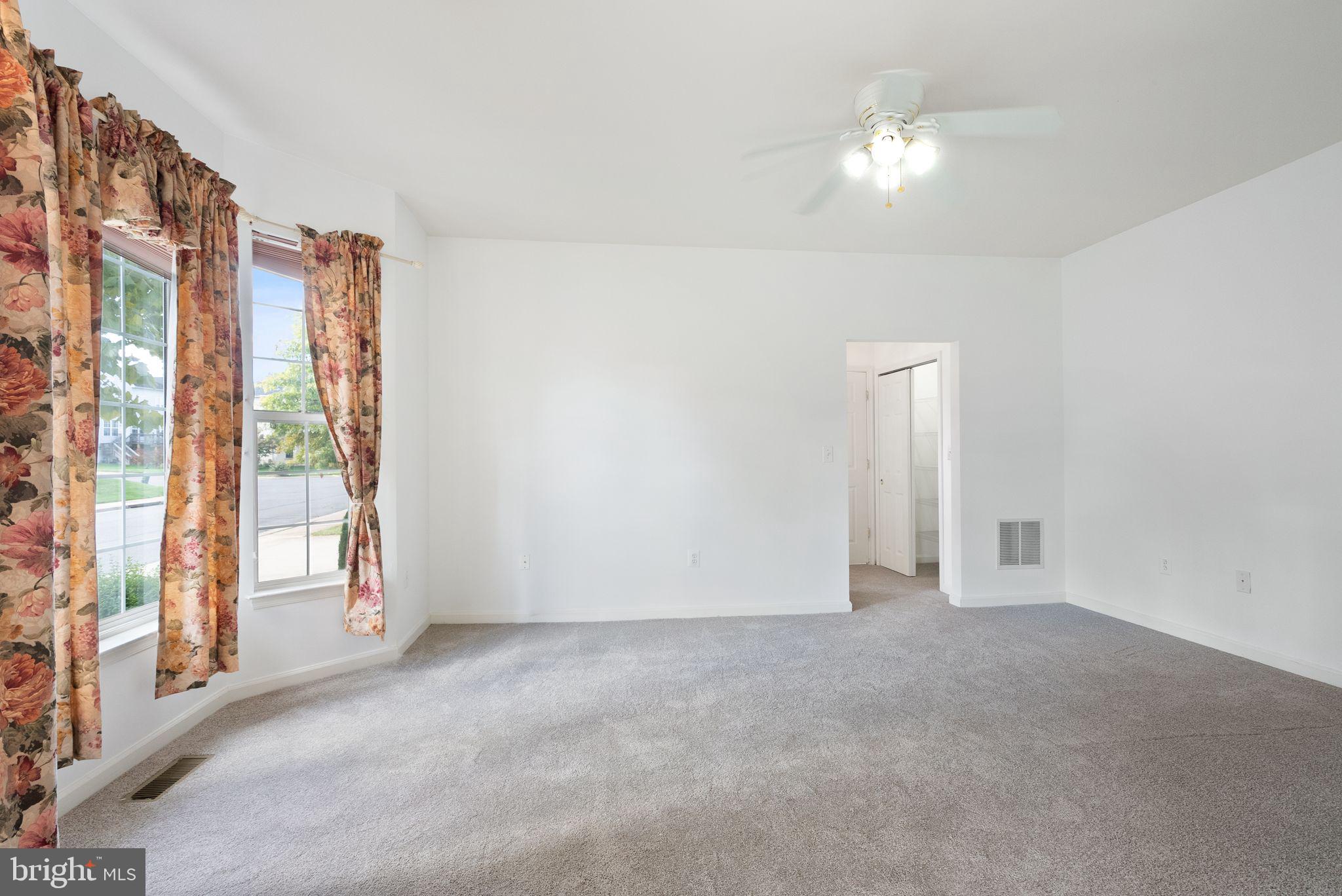 SUMNER LAKE - Residential