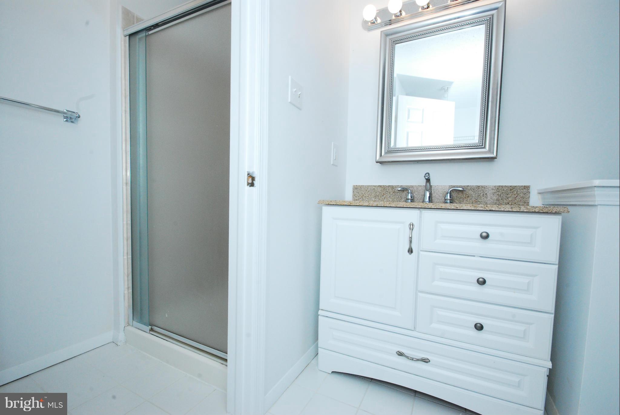 D EVEREUX WEST - Residential Lease