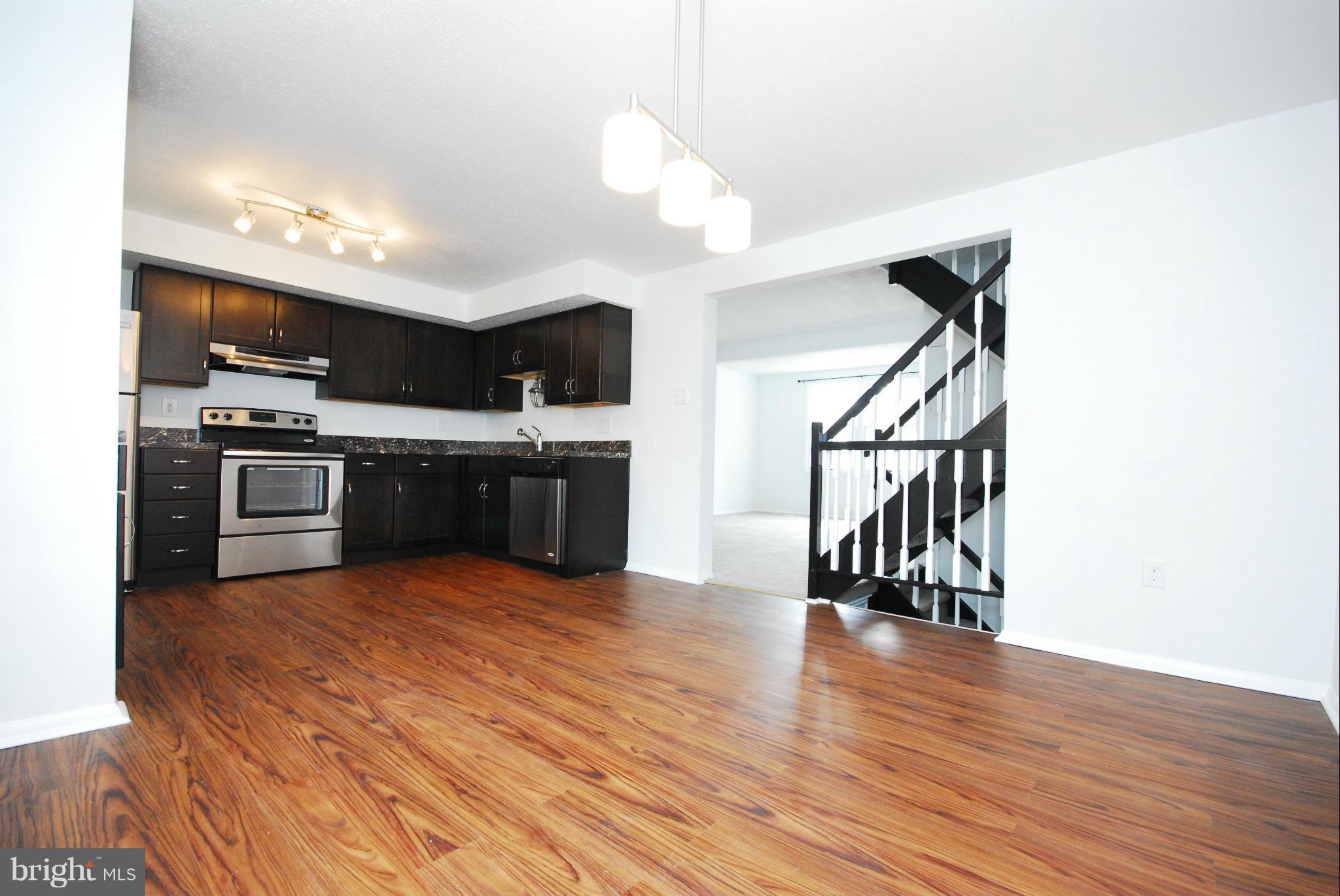 D EVEREUX WEST - Residential Lease