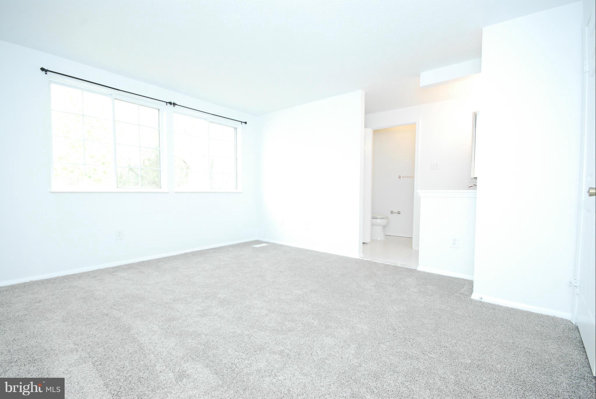 D EVEREUX WEST - Residential Lease