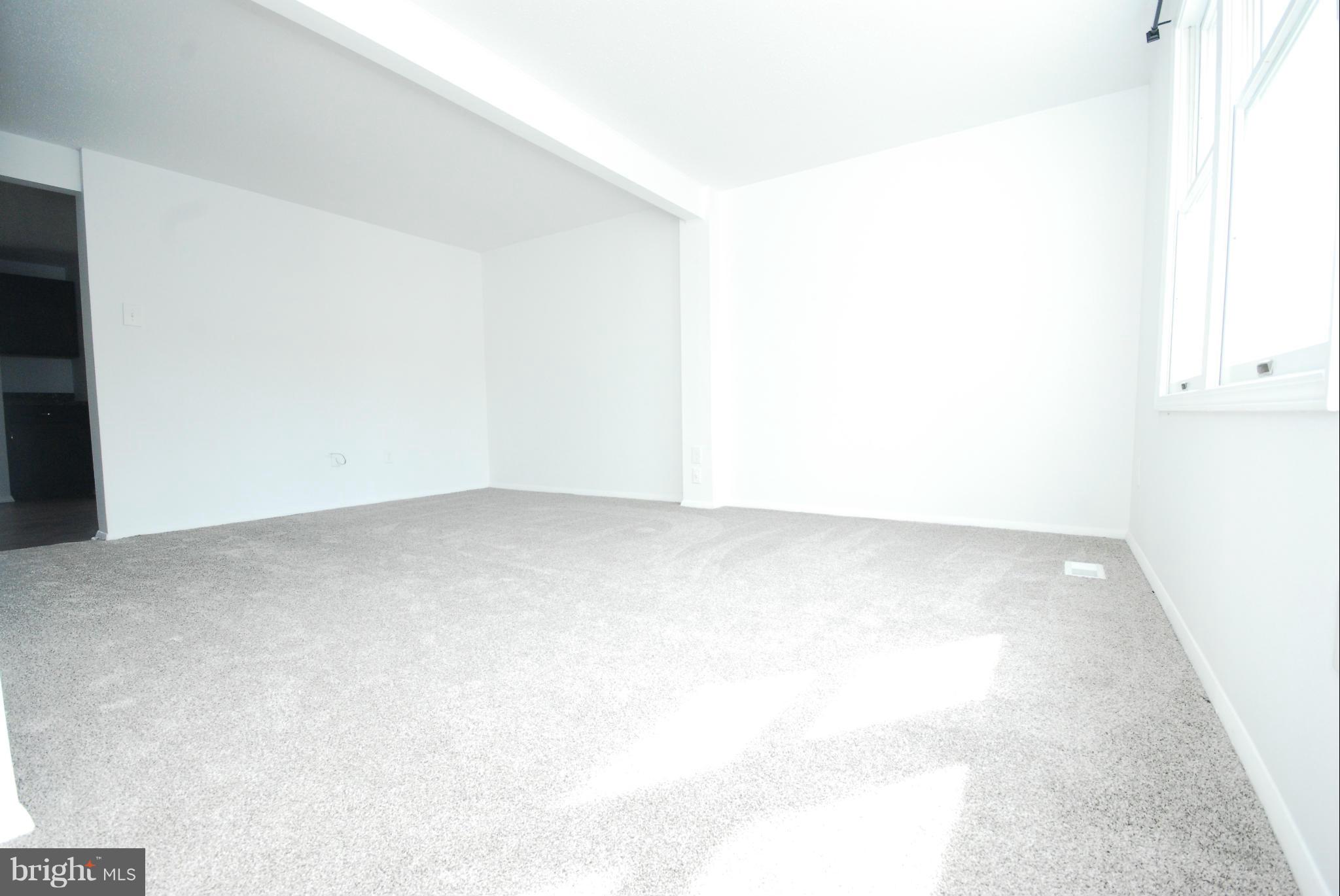 D EVEREUX WEST - Residential Lease