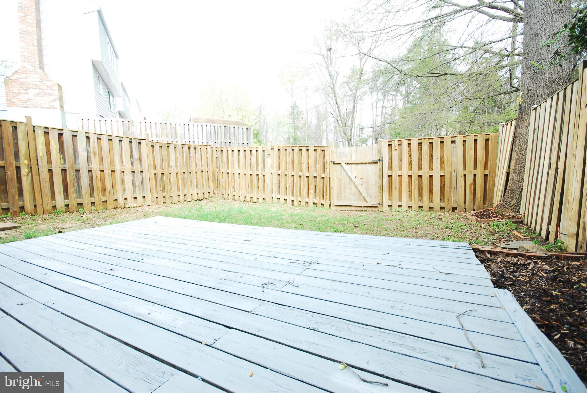 D EVEREUX WEST - Residential Lease