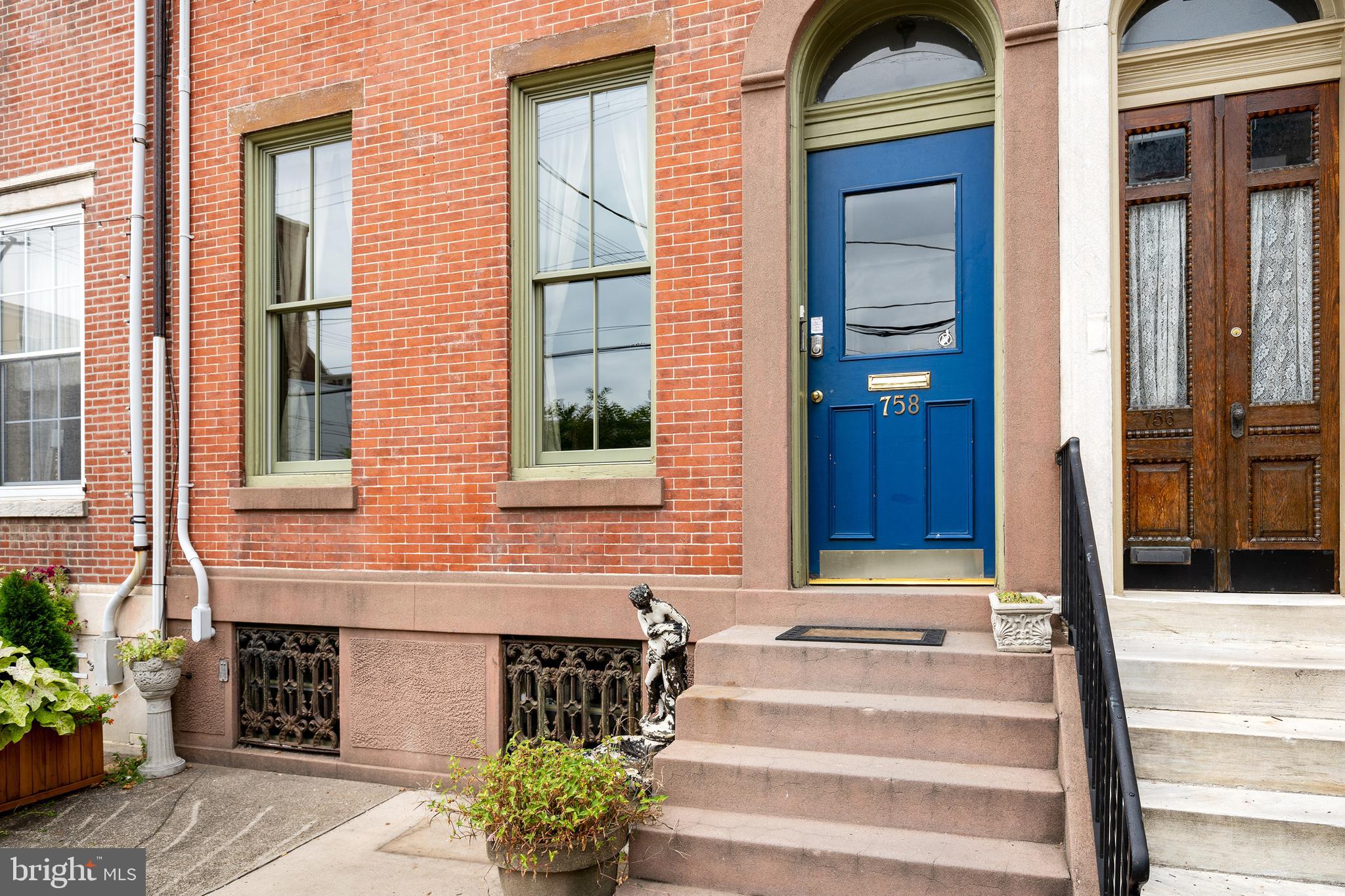 758 S 10TH STREET