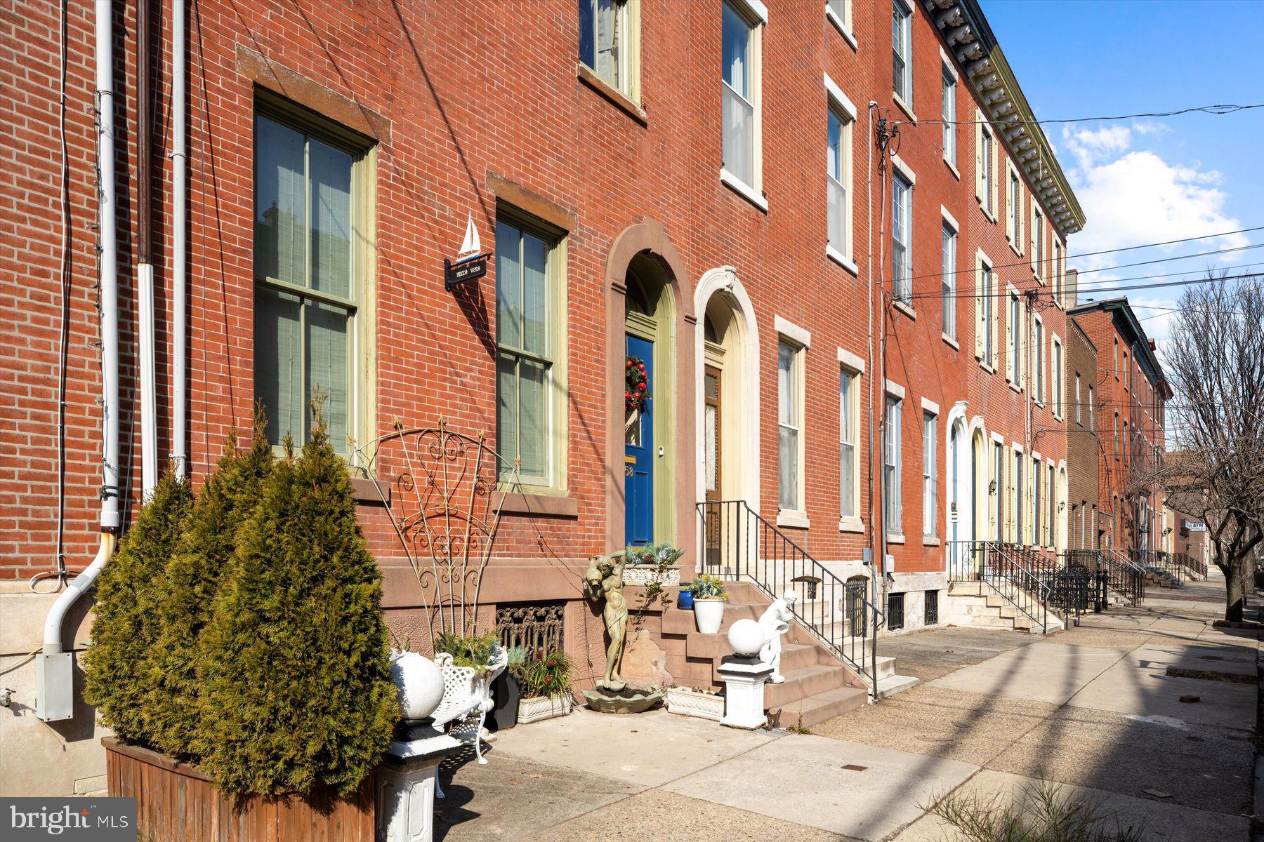 758 S 10TH STREET
