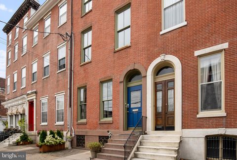 758 S 10TH STREET PHILADELPHIA PA 19147