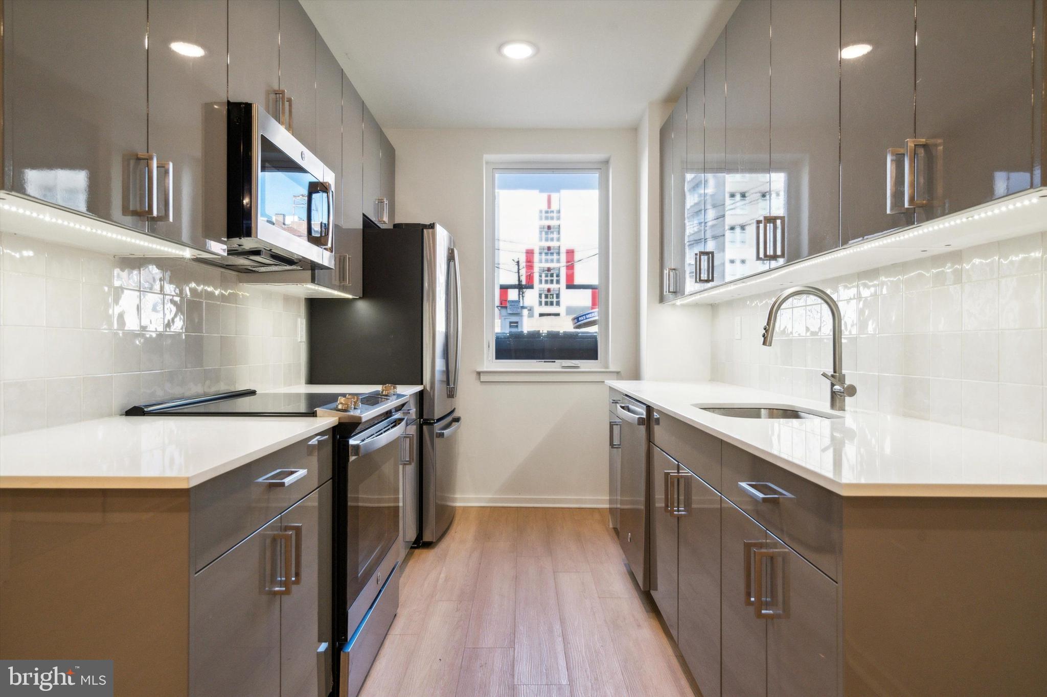 225 N 12TH STREET 27 104