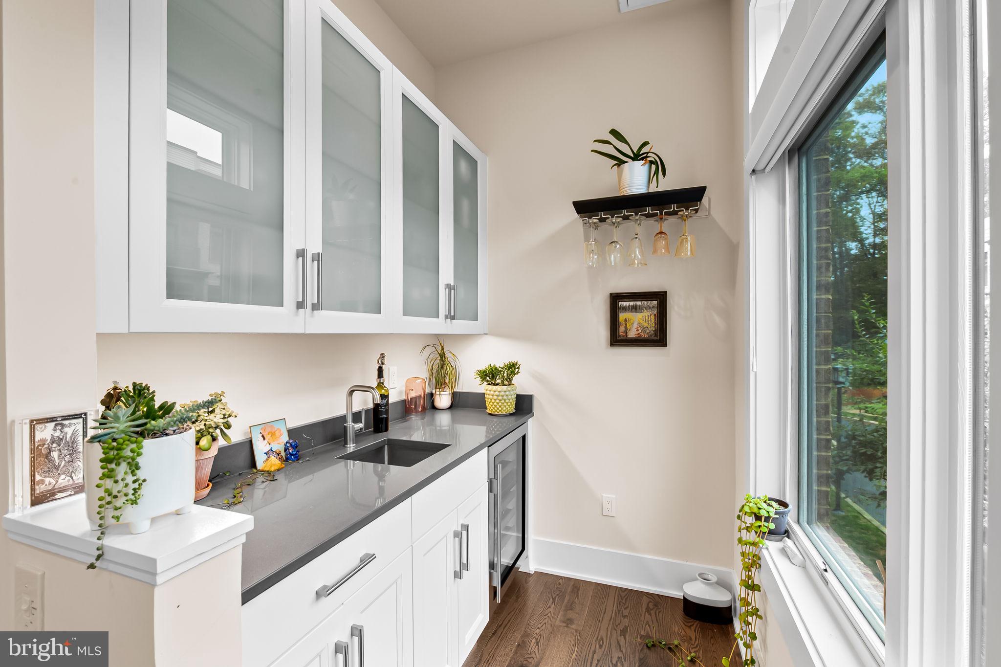 GROSVENOR HEIGHTS - Residential