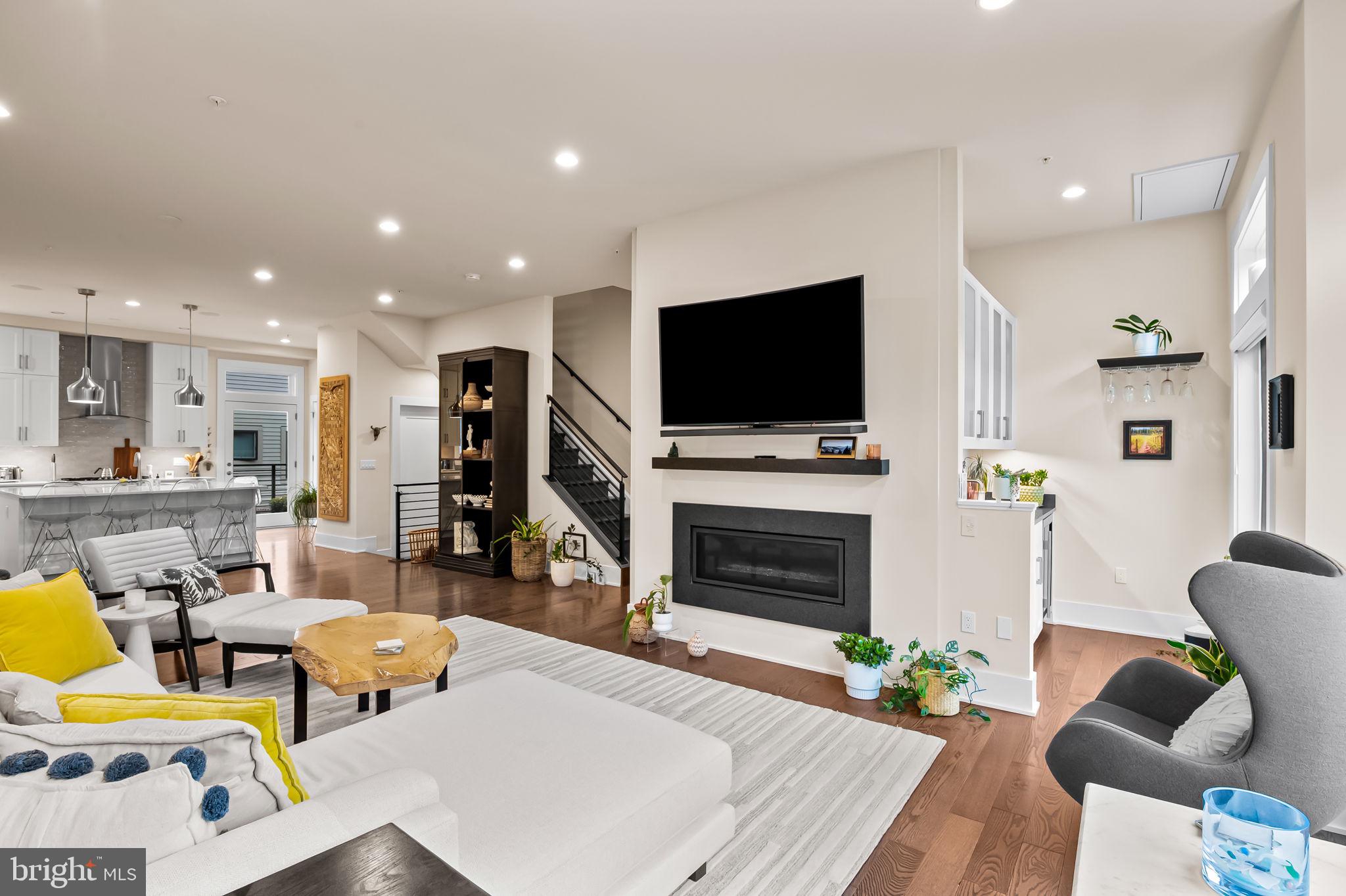 GROSVENOR HEIGHTS - Residential