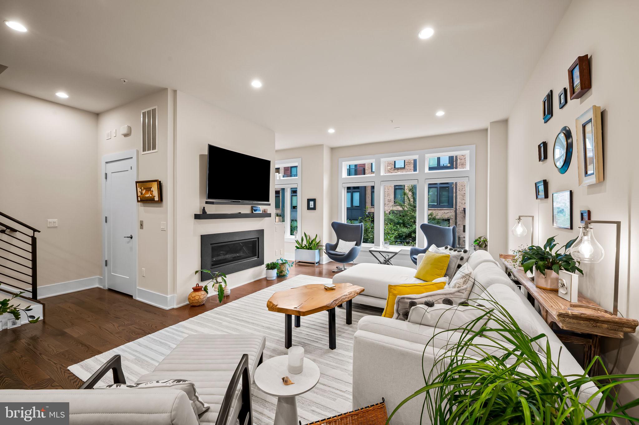 GROSVENOR HEIGHTS - Residential