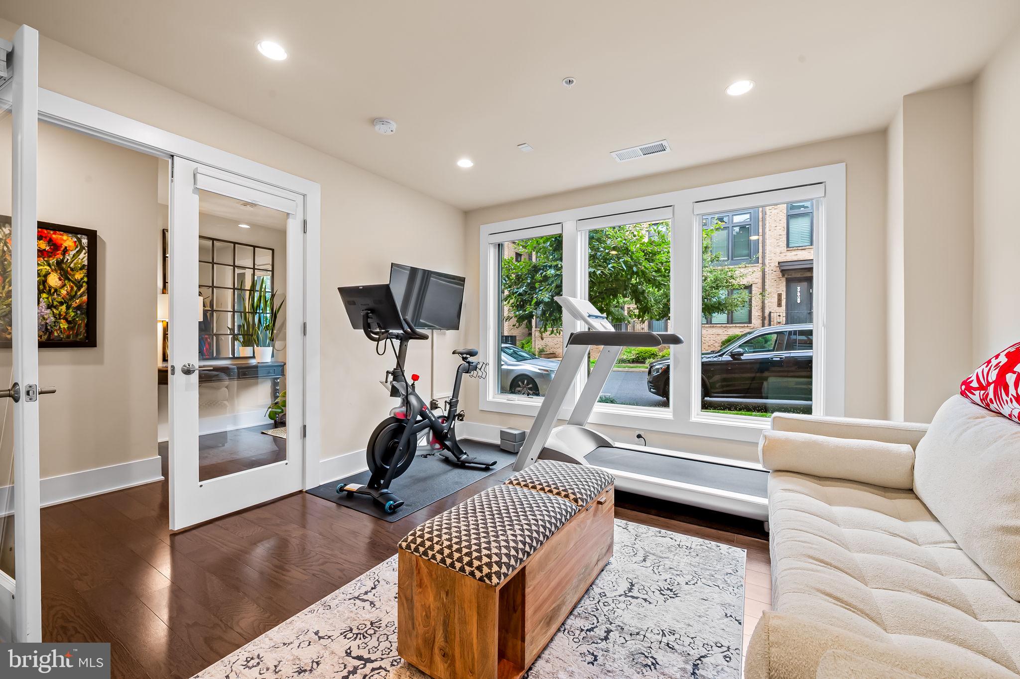 GROSVENOR HEIGHTS - Residential