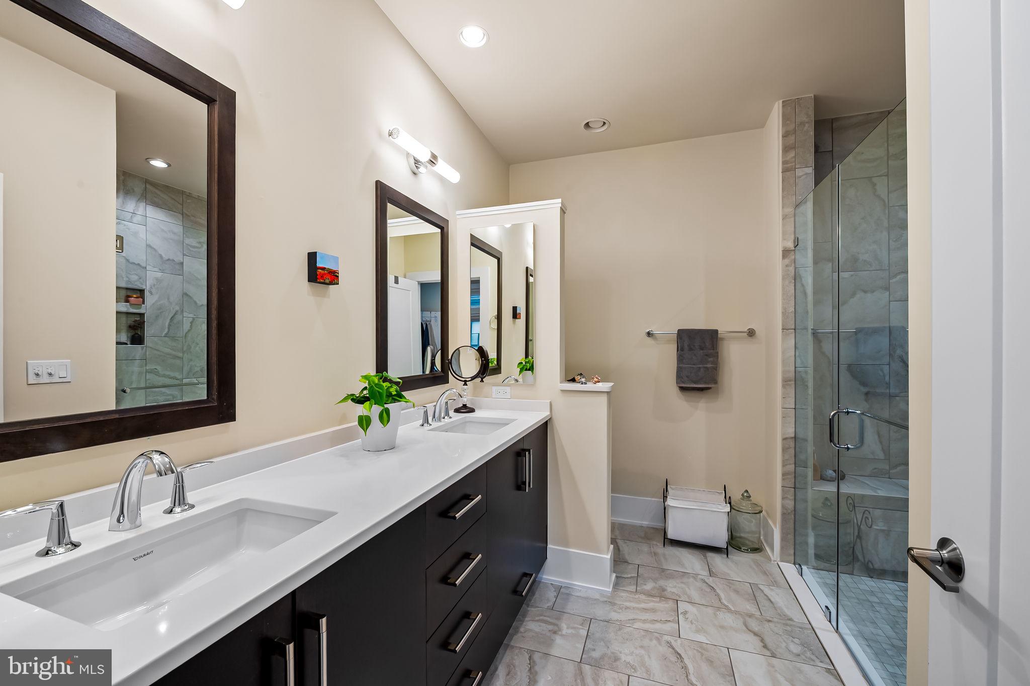 GROSVENOR HEIGHTS - Residential