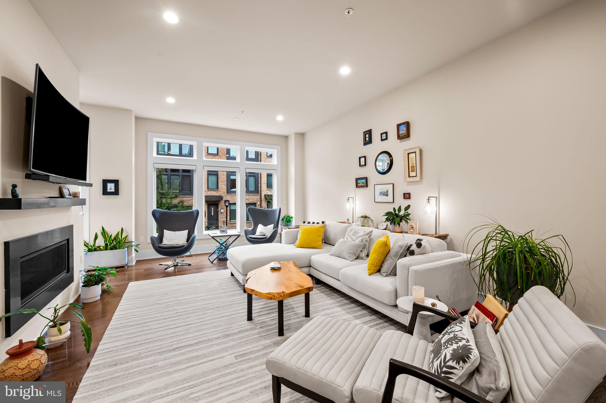 GROSVENOR HEIGHTS - Residential