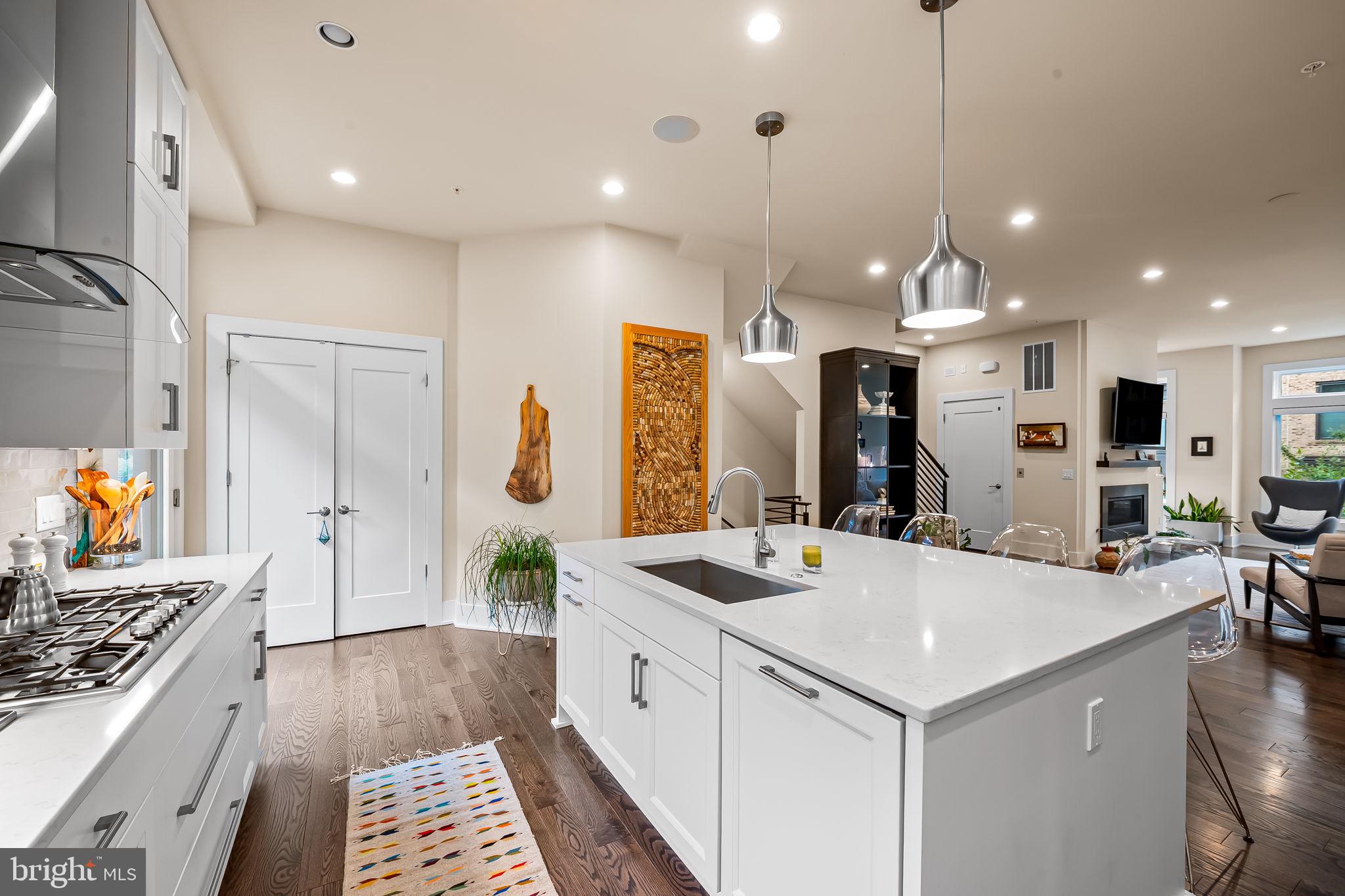 GROSVENOR HEIGHTS - Residential