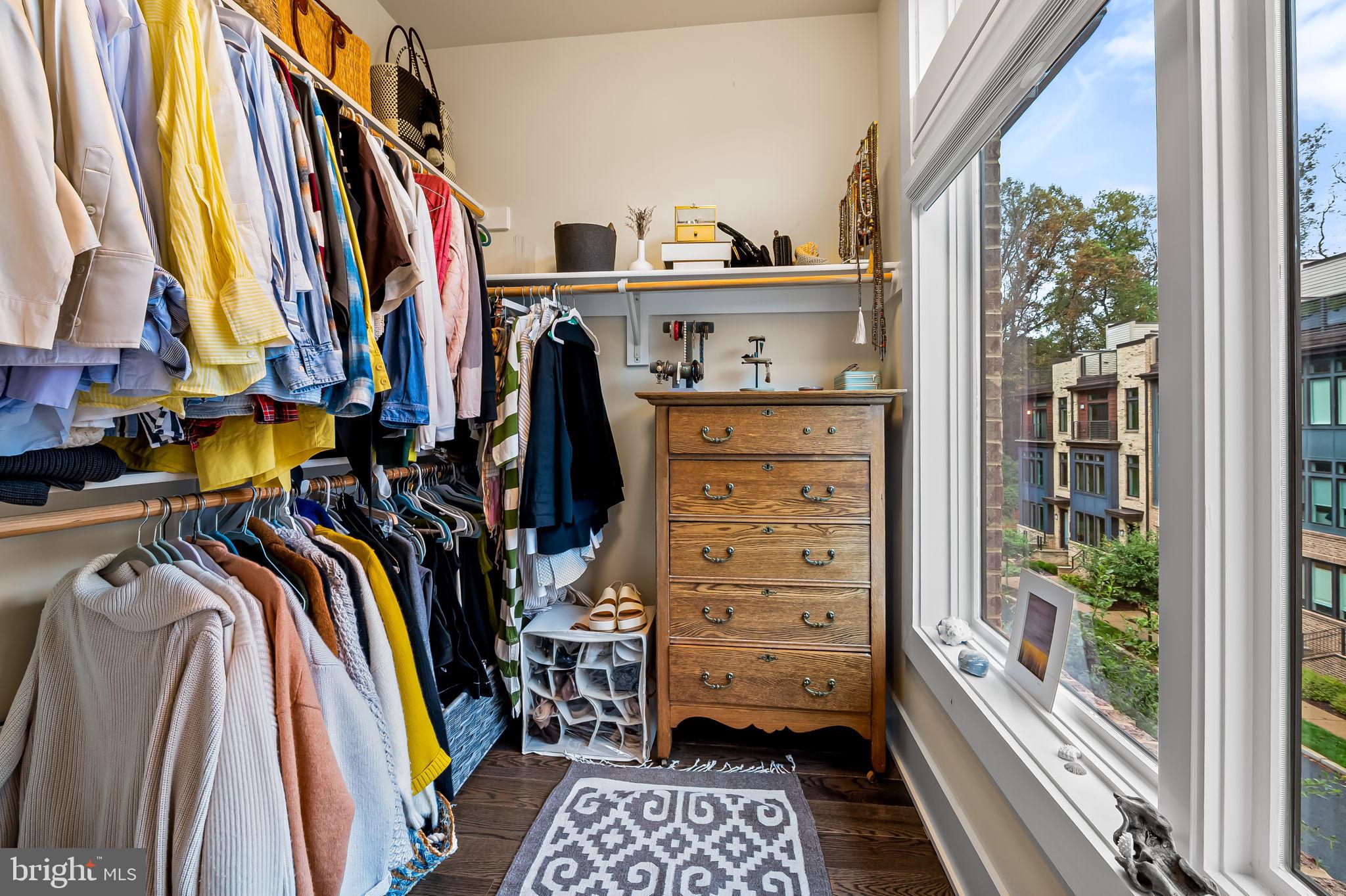 GROSVENOR HEIGHTS - Residential