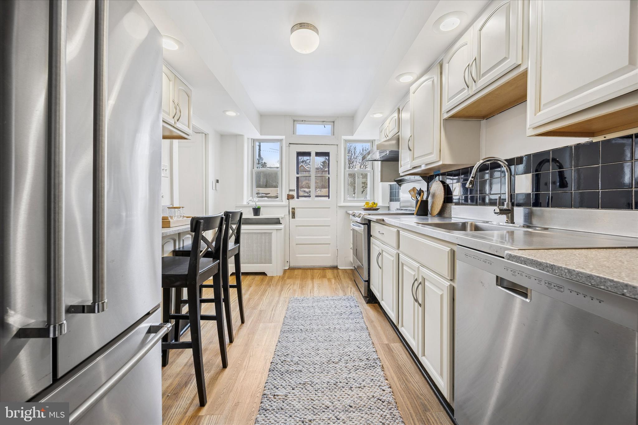 CHESTNUT HILL - Residential