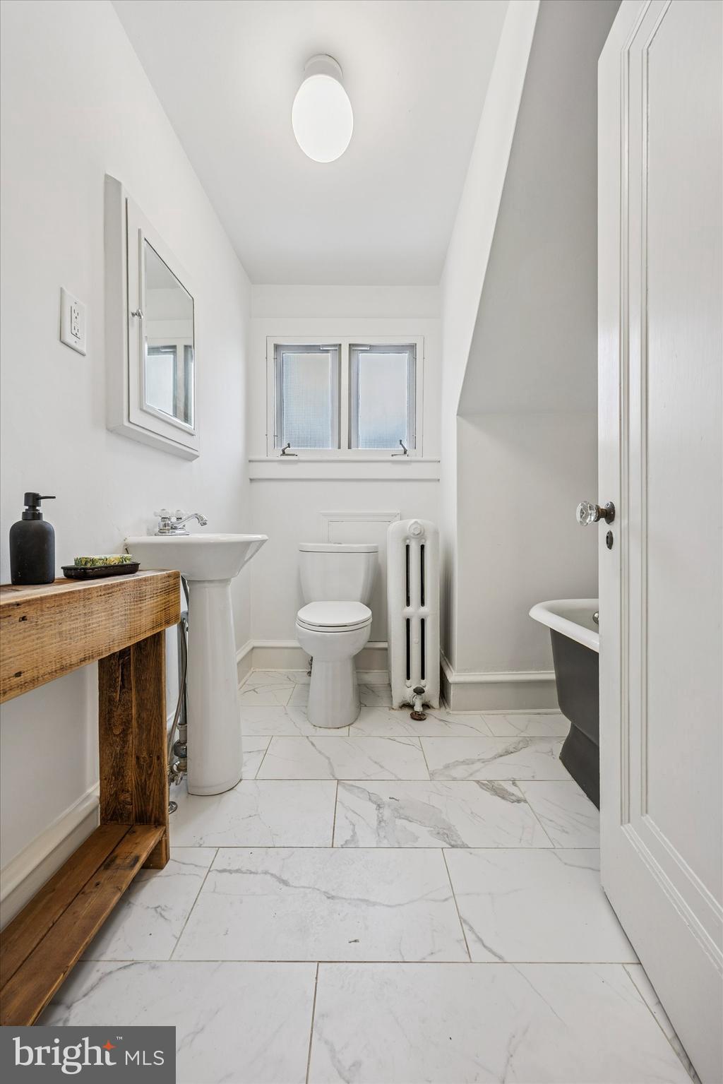 CHESTNUT HILL - Residential