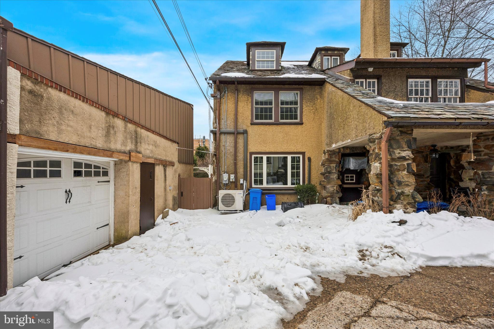 CHESTNUT HILL - Residential