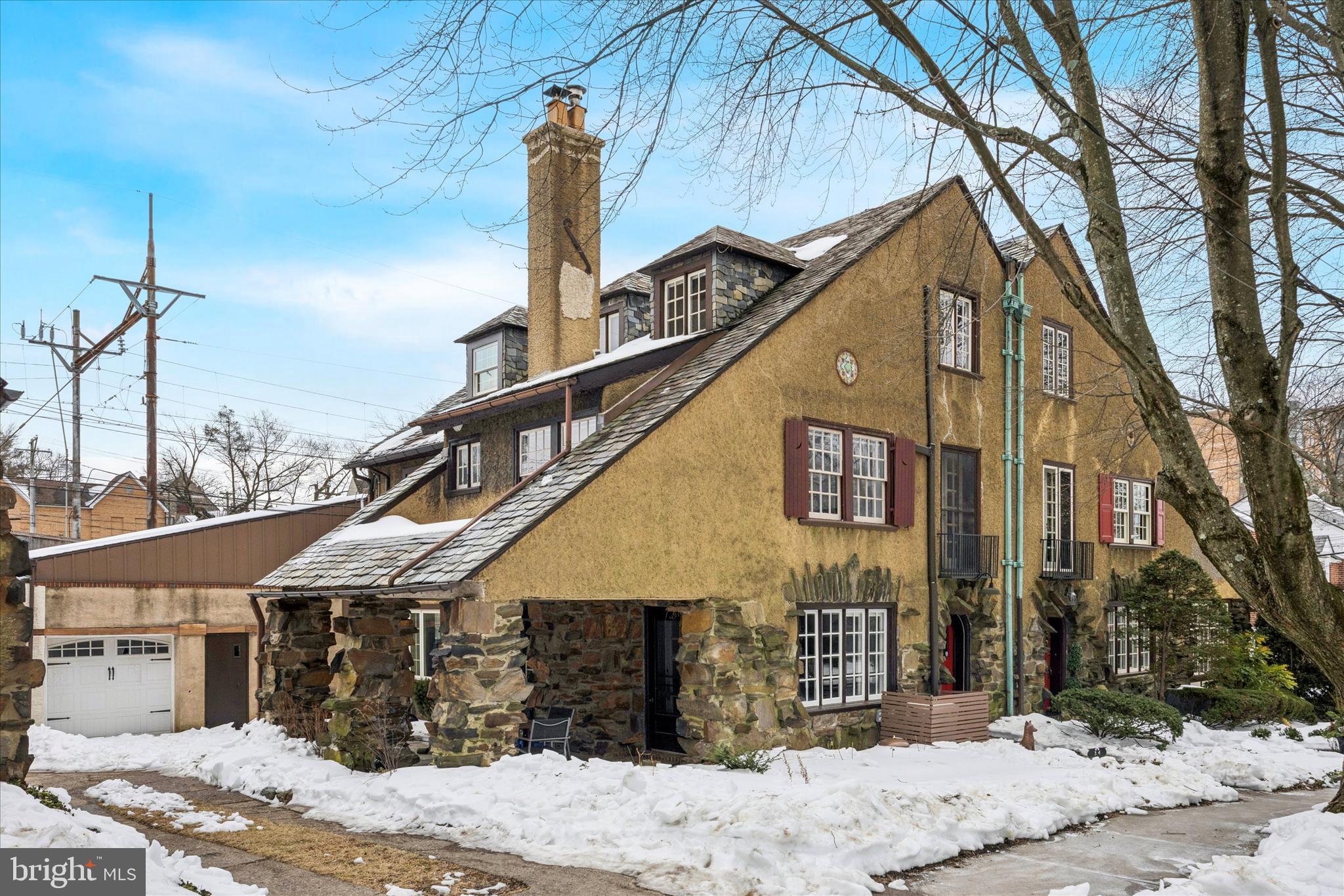 CHESTNUT HILL - Residential