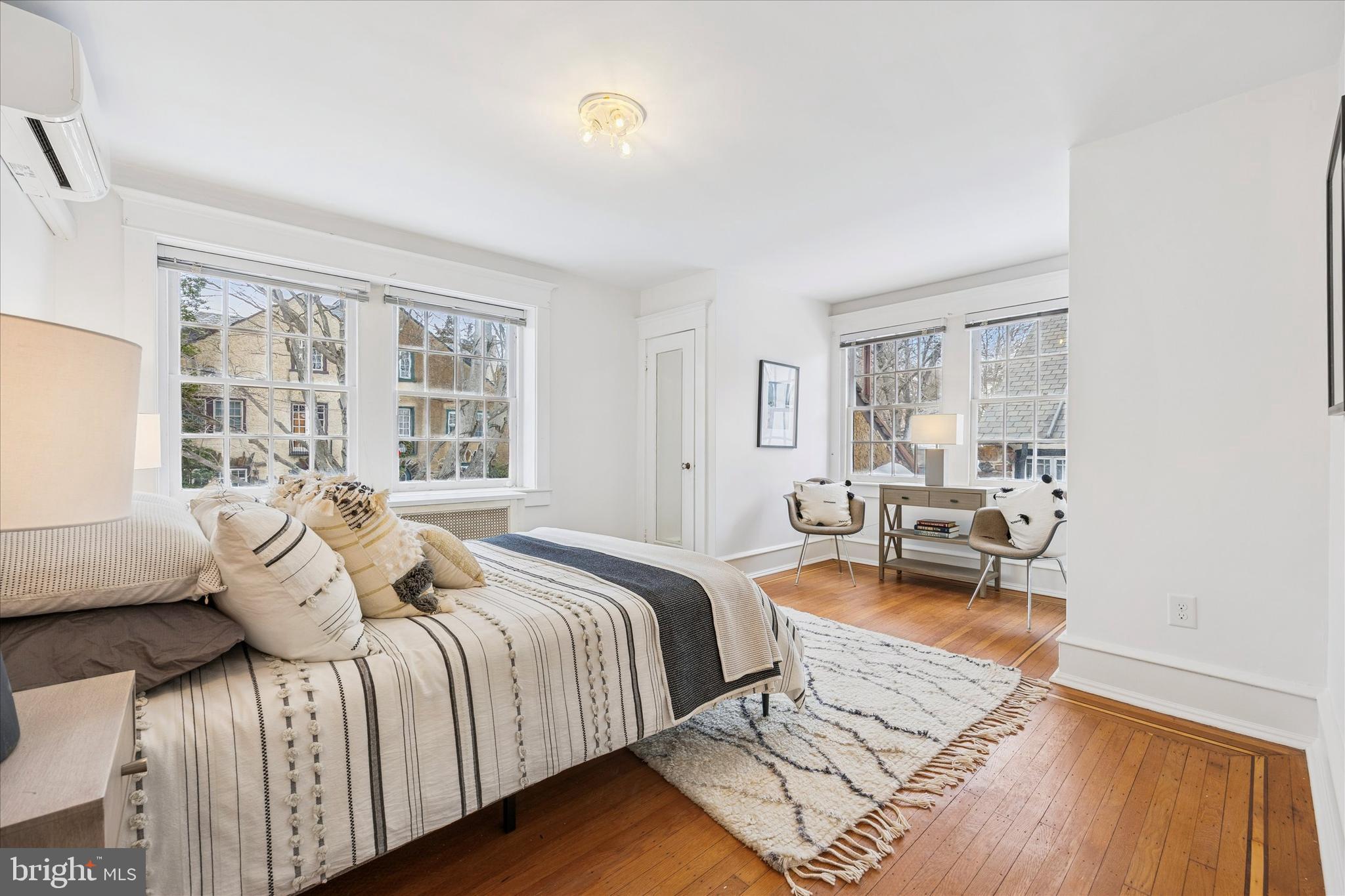 CHESTNUT HILL - Residential