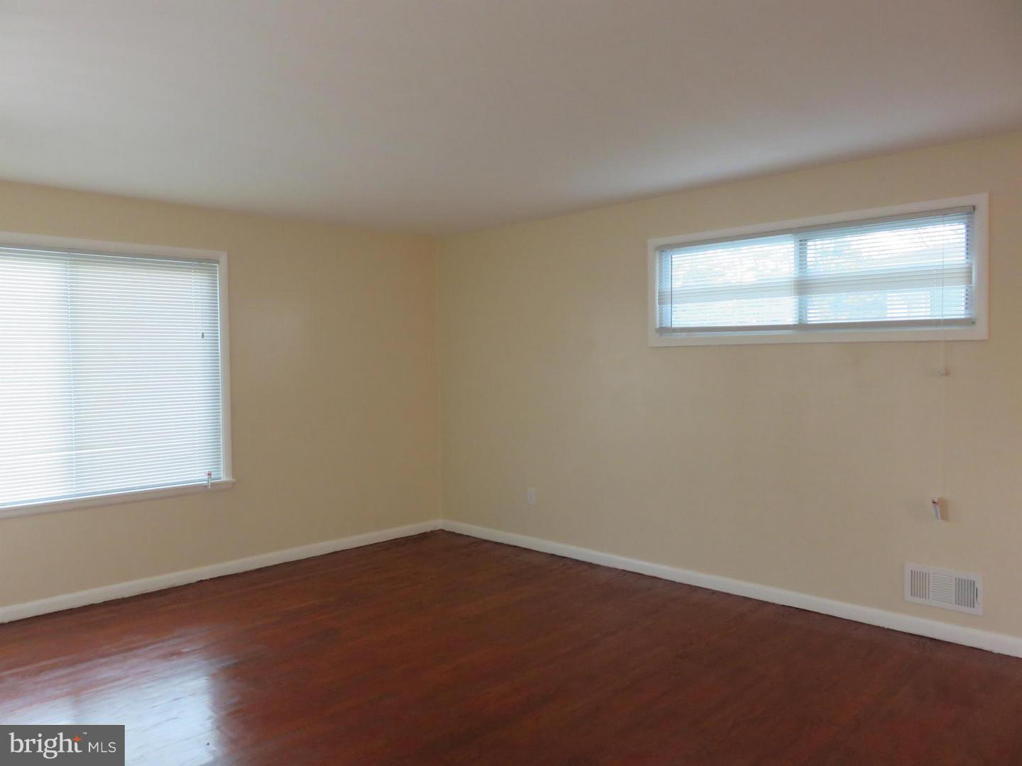 BURMONT - Residential Lease