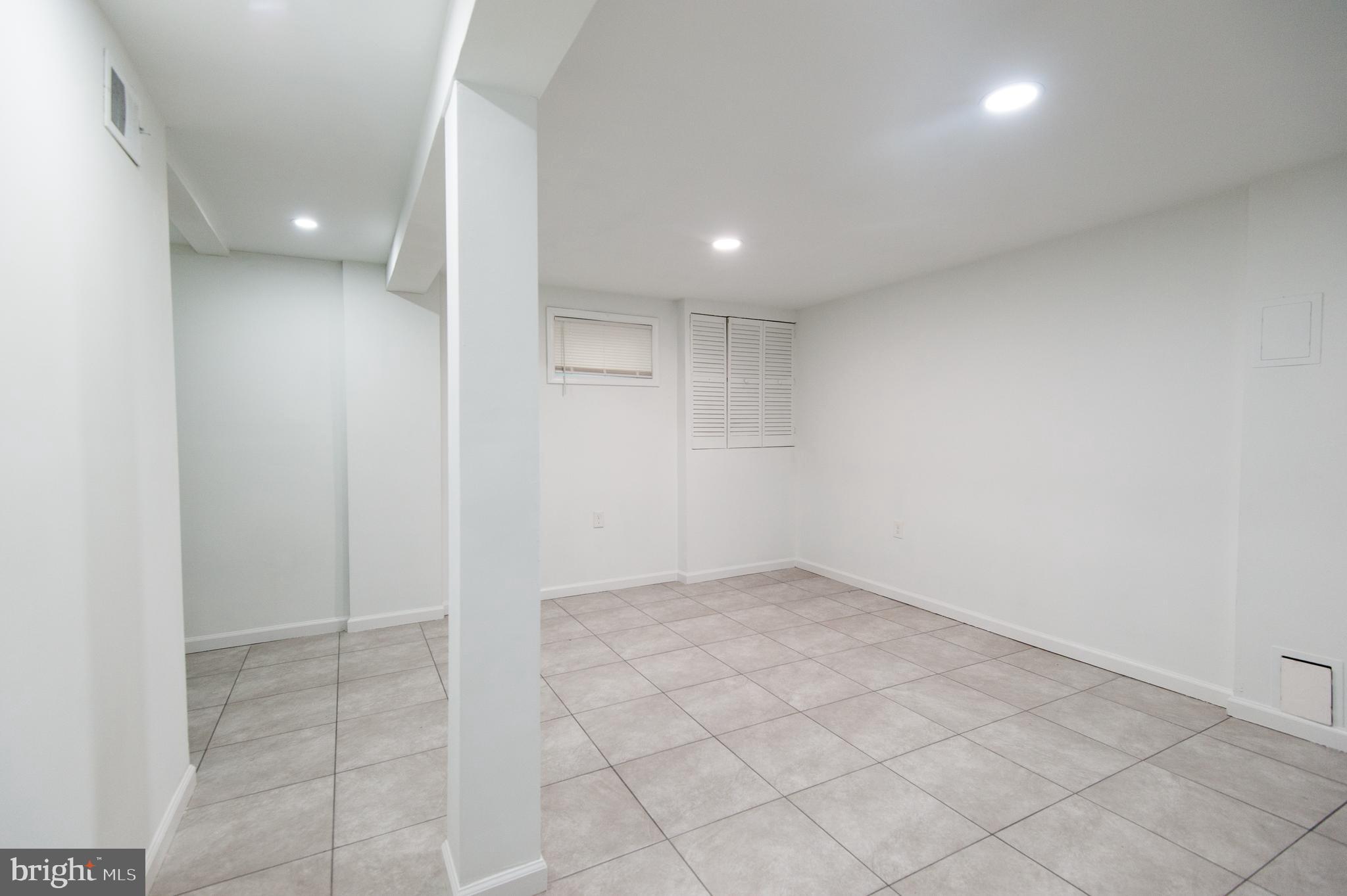 WHITFIELD GARDENS - Residential