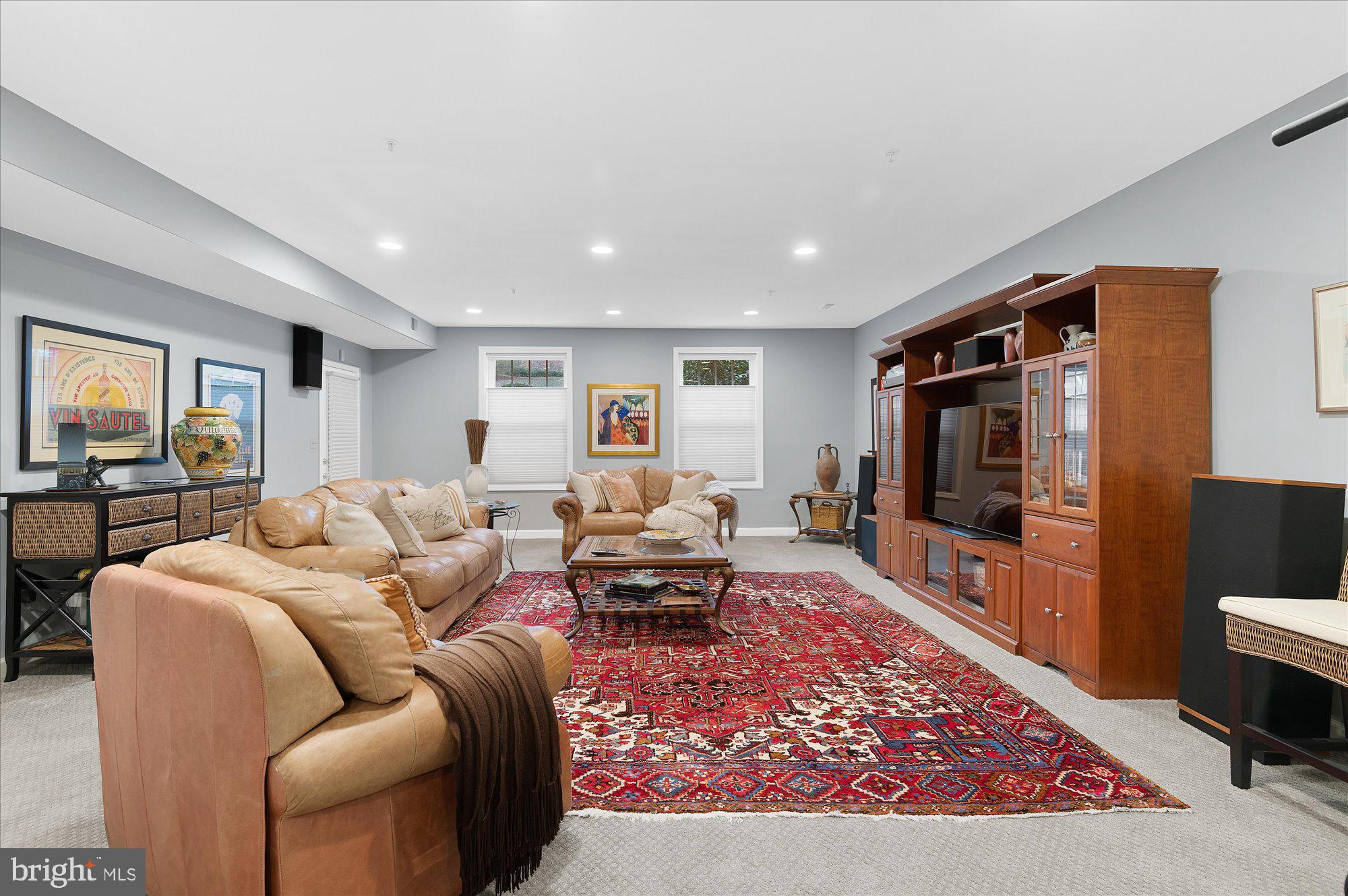 RIVER FALLS - Residential