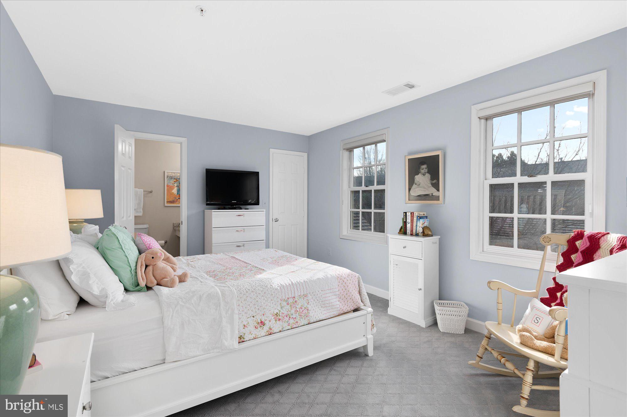 RIVER FALLS - Residential