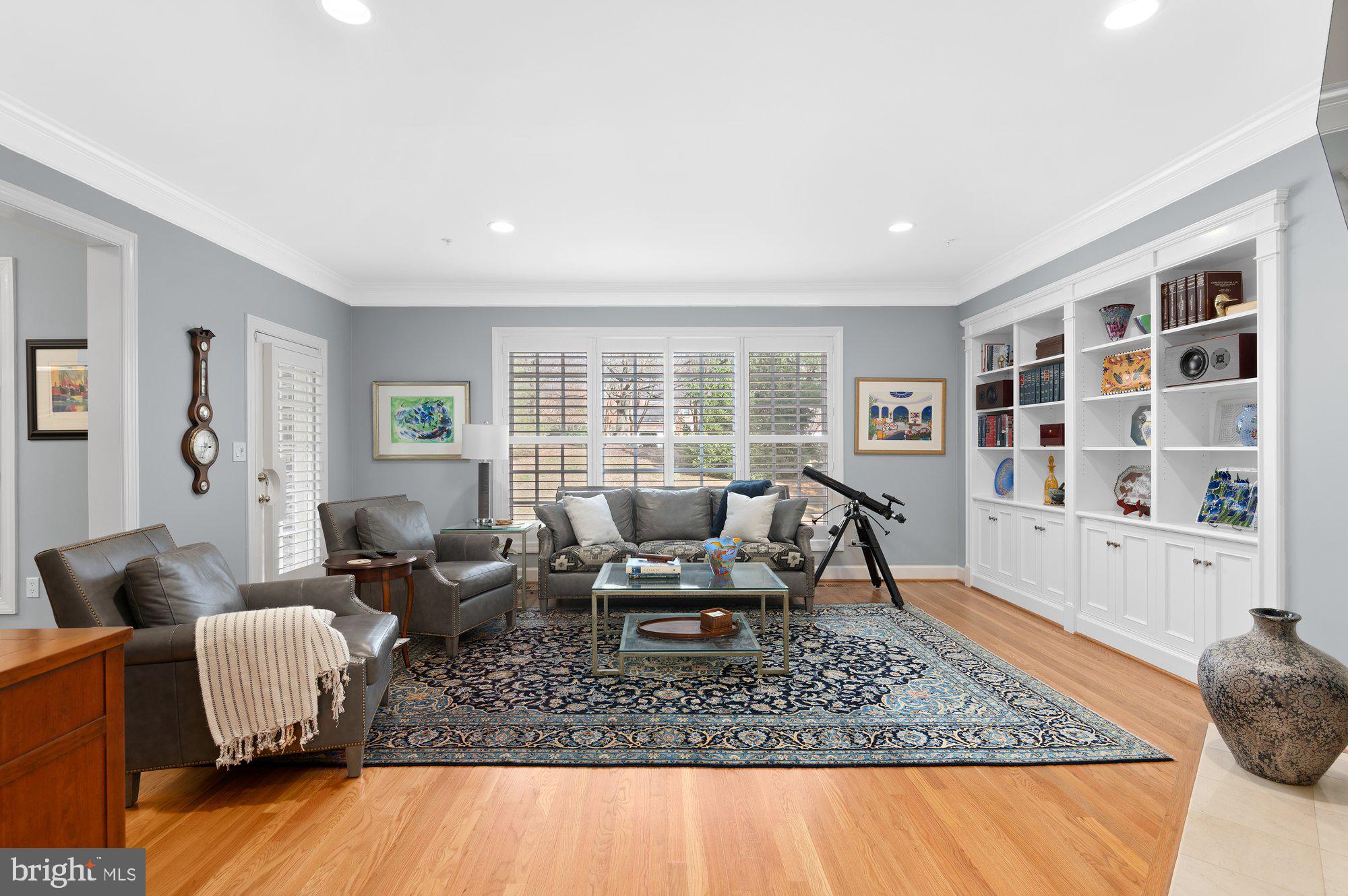 RIVER FALLS - Residential