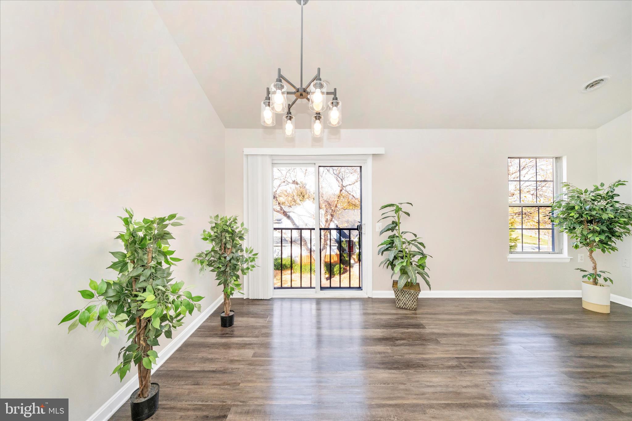 LAVENDER PLAZA - Residential