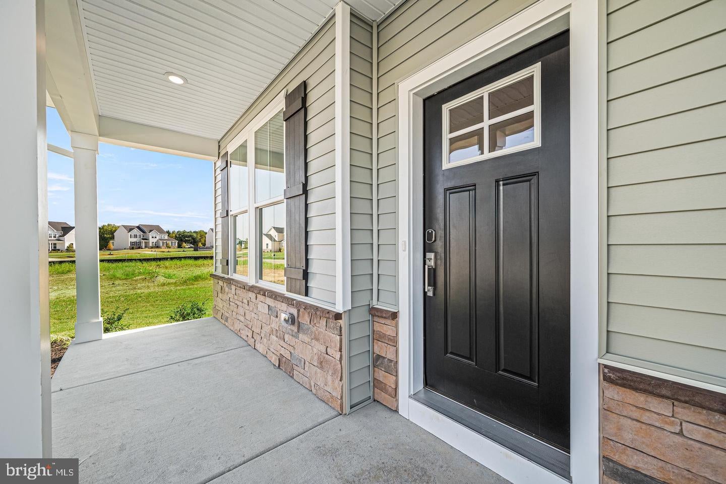 424 CROWNLEAF DRIVE