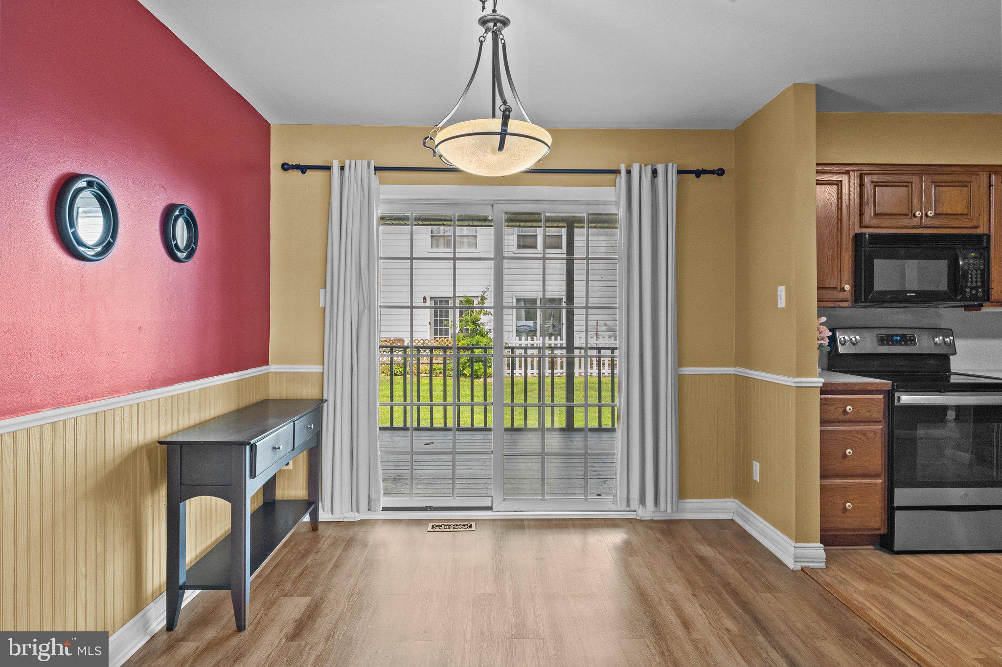 COUNTY DOWNE - Residential Lease