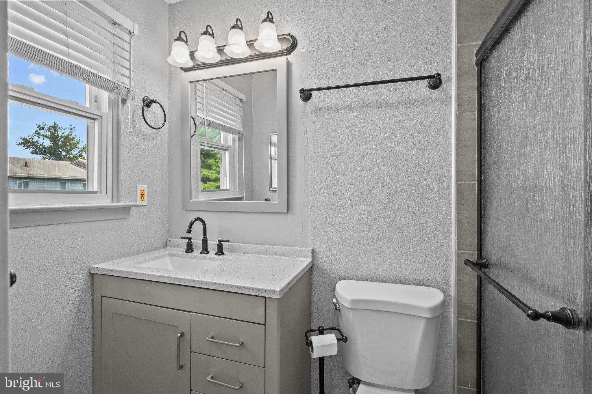 COUNTY DOWNE - Residential Lease