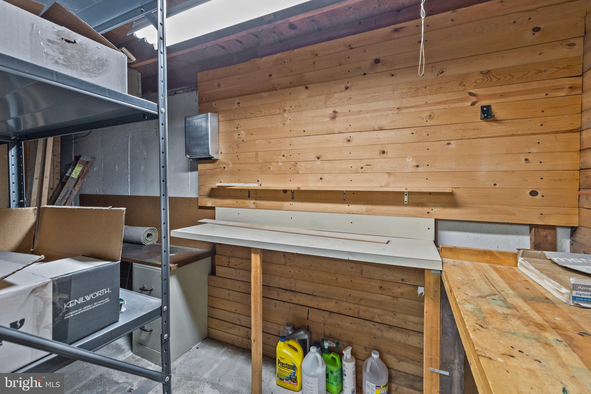 COUNTY DOWNE - Residential Lease