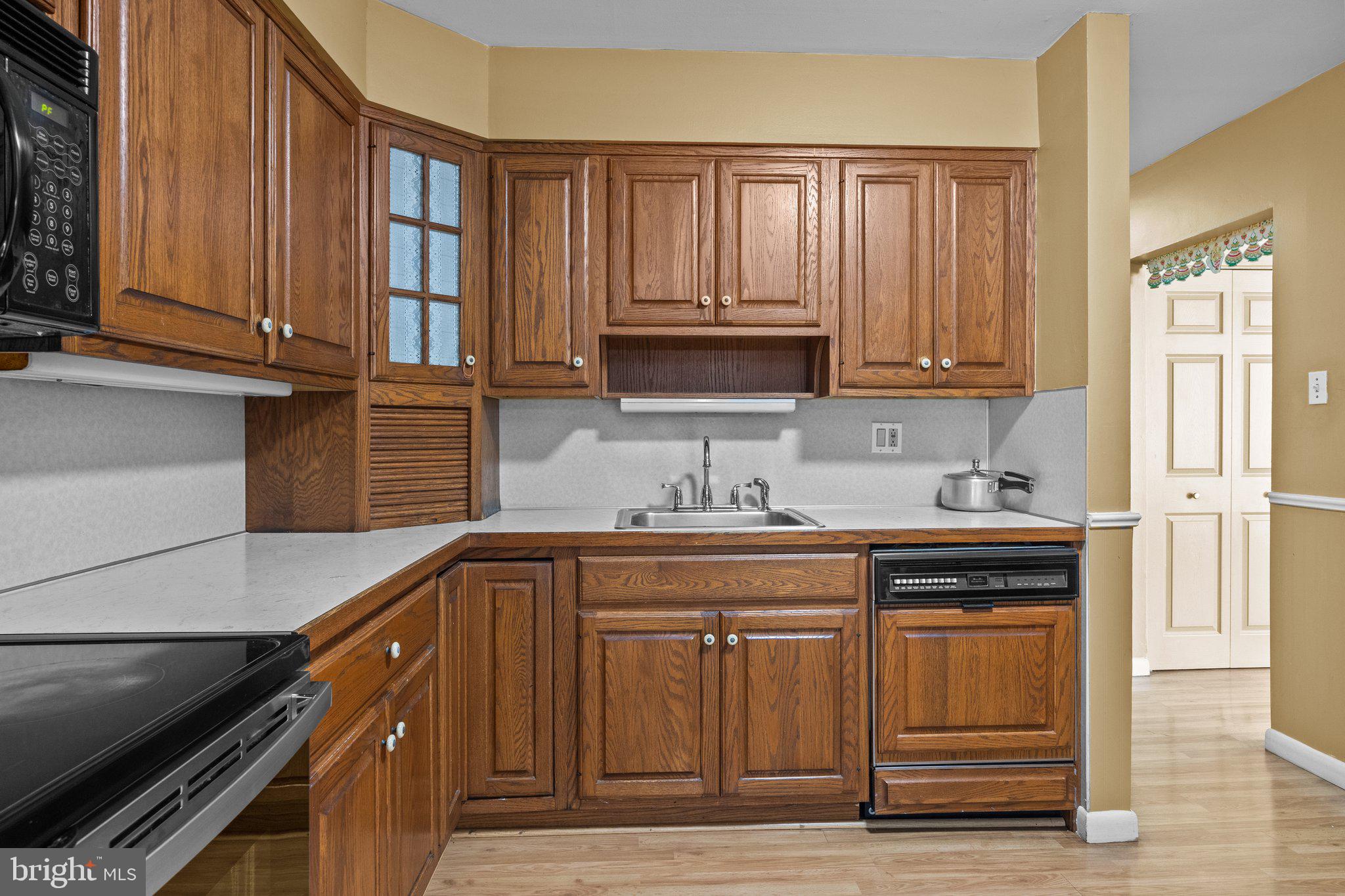 COUNTY DOWNE - Residential Lease