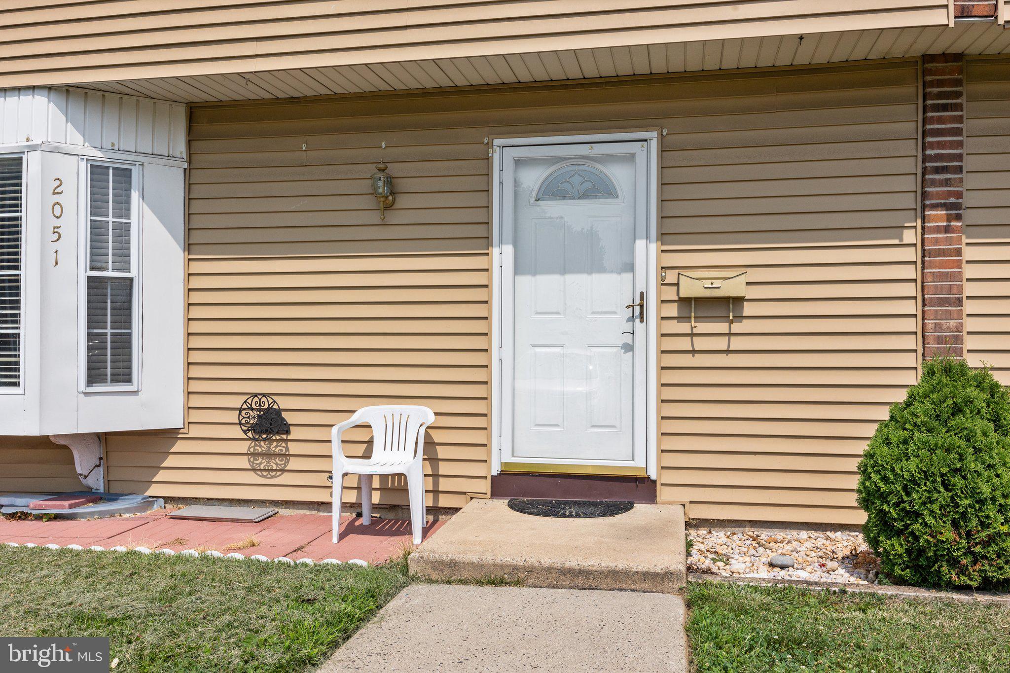 COUNTY DOWNE - Residential Lease