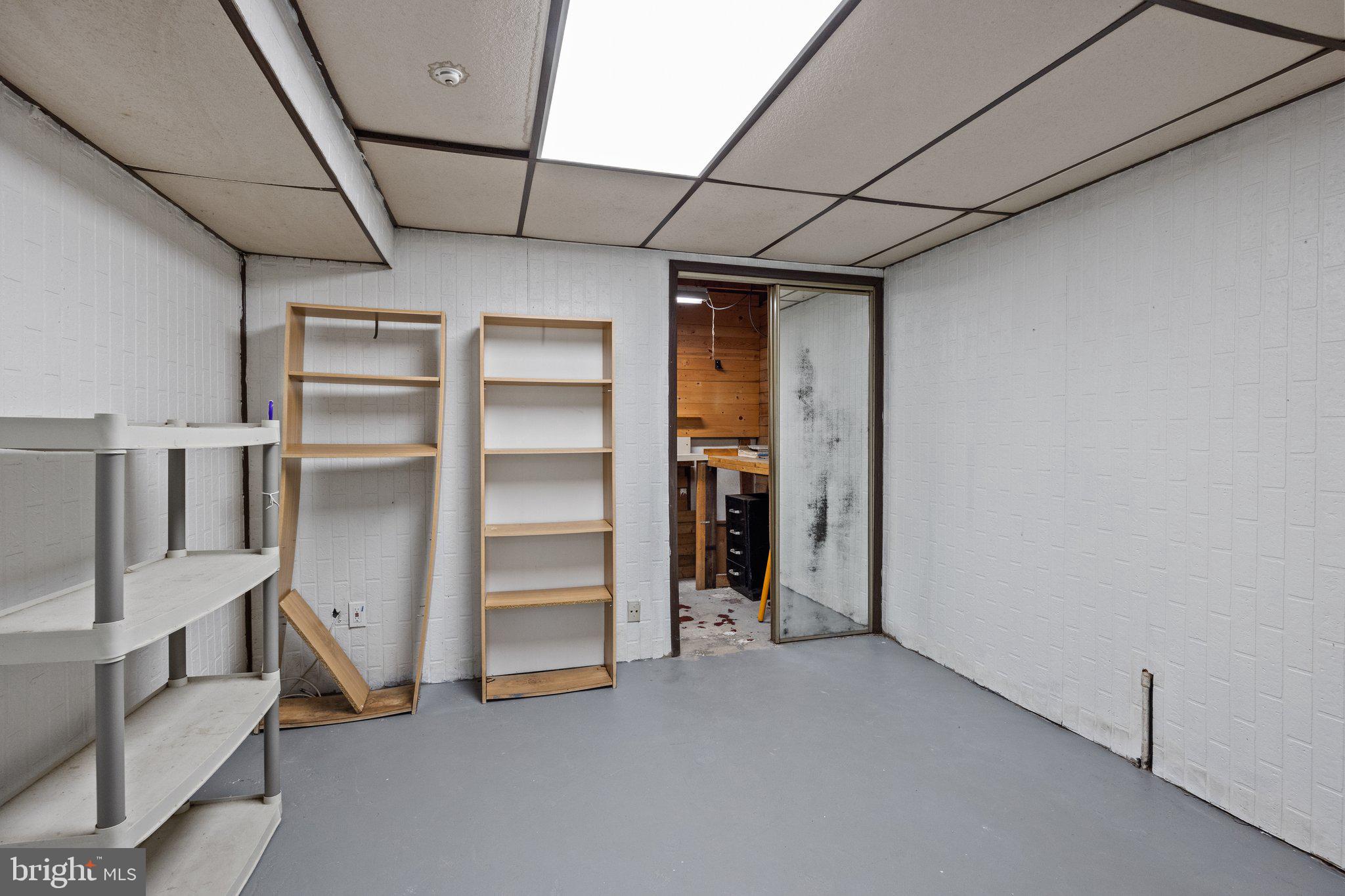 COUNTY DOWNE - Residential Lease