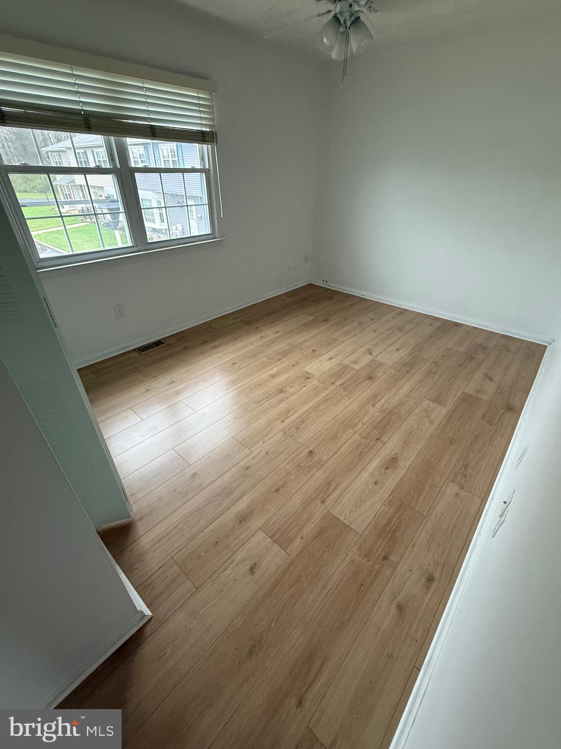 COUNTY DOWNE - Residential Lease