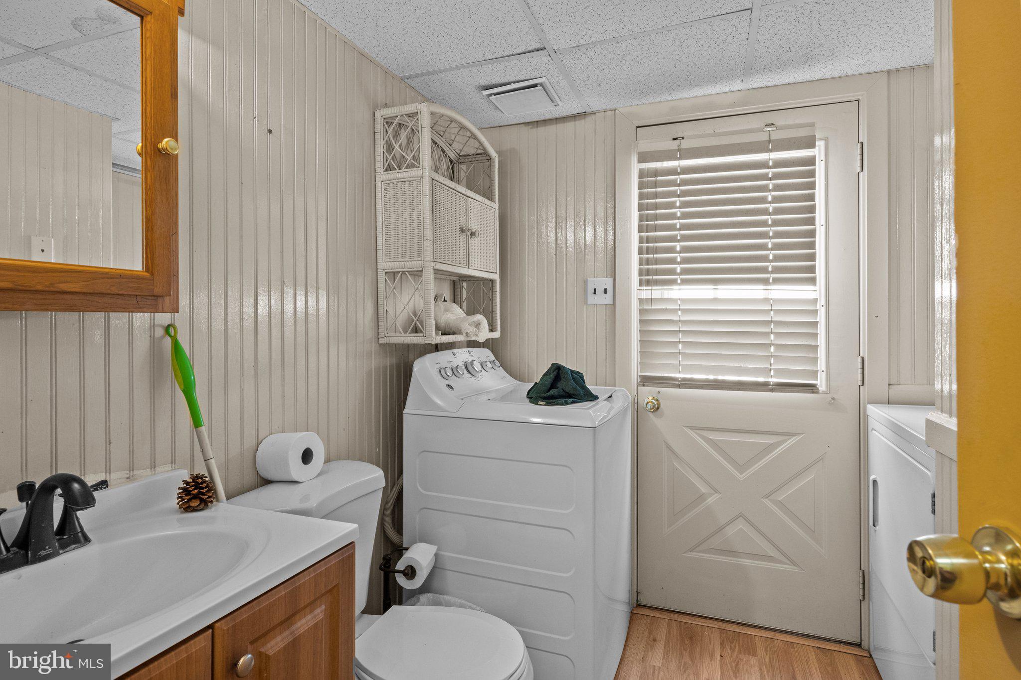 COUNTY DOWNE - Residential Lease