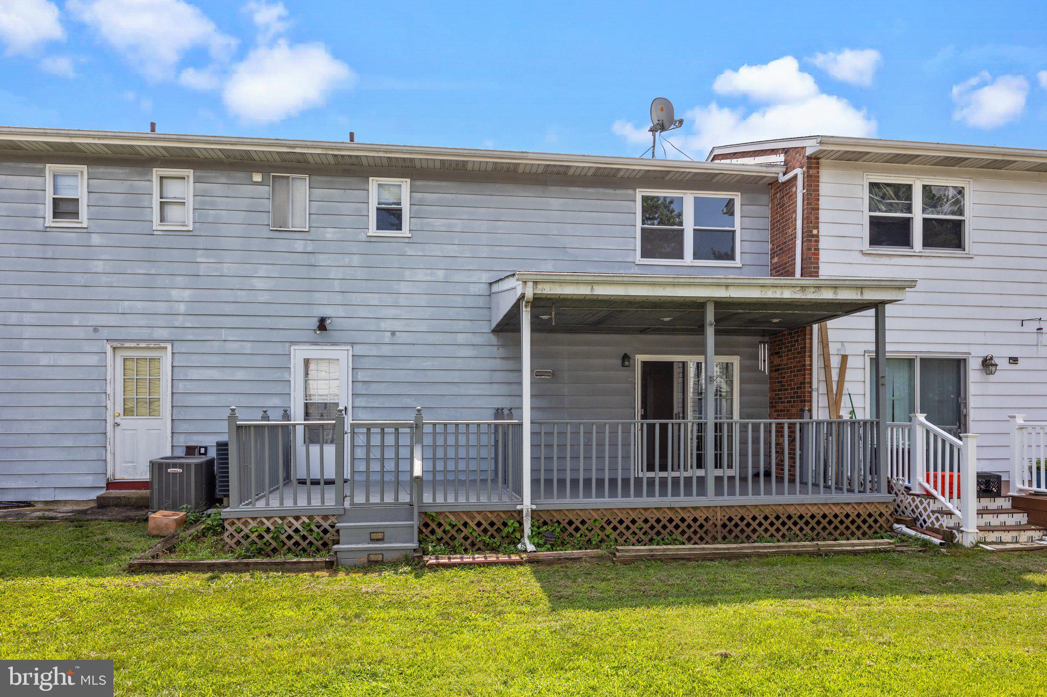 COUNTY DOWNE - Residential Lease