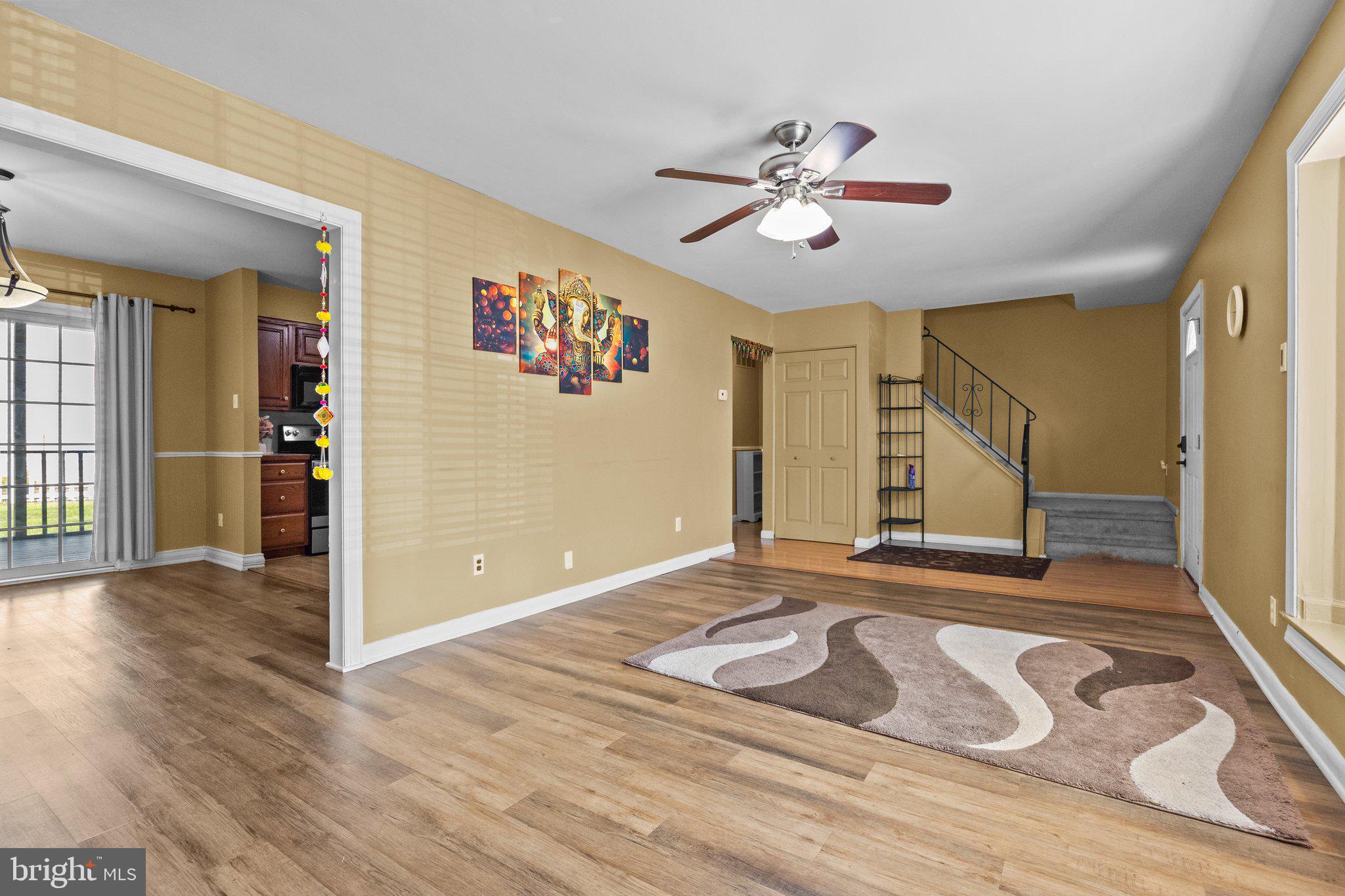 COUNTY DOWNE - Residential Lease