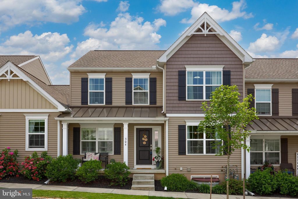 Photo of 304 WEATHERFIELD PL, LANCASTER, PA 17603 (MLS # PALA2038546)