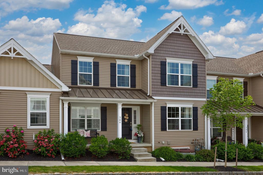 Photo of 304 WEATHERFIELD PL, LANCASTER, PA 17603 (MLS # PALA2038546)